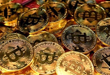 w rb 4 0 3, tags: bitcoin surpasses $60,000 - images.unsplash.com